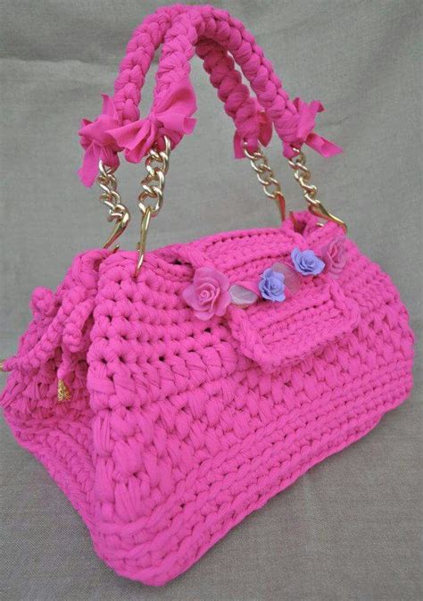 Pin by Begoña Mesones on Bolsos y carteras crochet trapillo Crochet