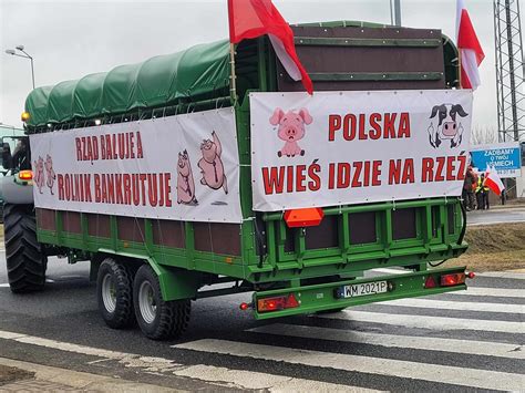 Protest rolników trwa Ronda w Stojadłach i Arynowie całkowicie