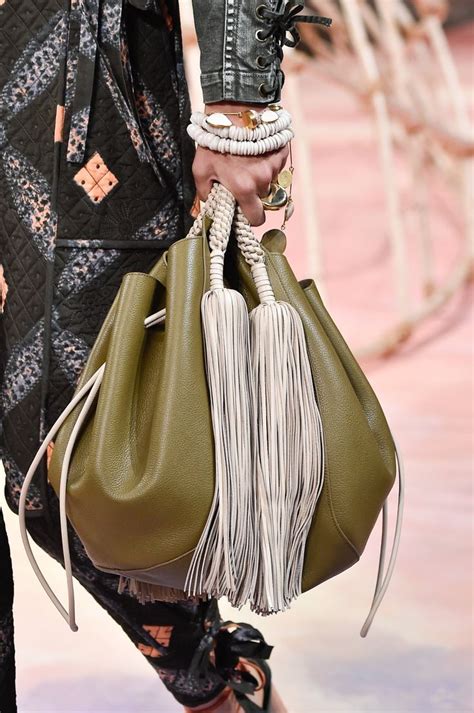 6 Of The Biggest Bag Trends From The Spring 2023 Runways Trending