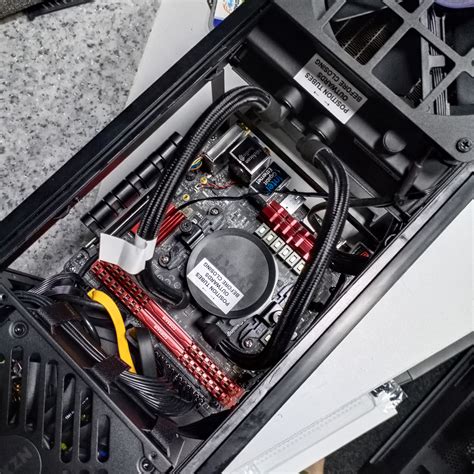 Обзор Mini-ITX-корпуса NZXT H1 со встроенной СЖО и блоком питания