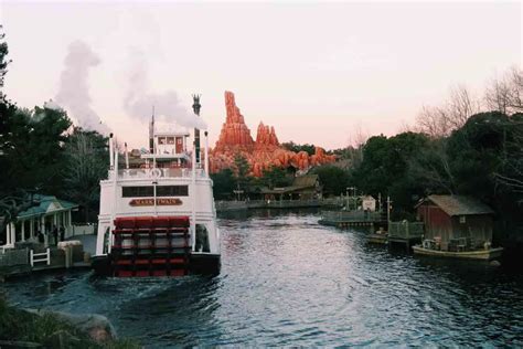 What’s Unique about Tokyo Disneyland Resort? – YouGoJapan