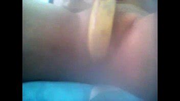 Mi puta masturbándose con un platano XVIDEOS