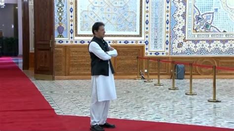 عمران خان با طالبان در مورد دخیل کردن تاجیک‌ها، هزاره‌ها و ازبک‌ها در