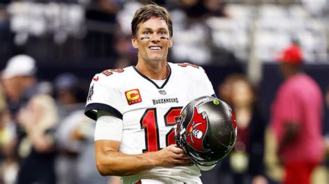 Tom Brady Throws Tablet On The Ground During Buccaneers Week Game