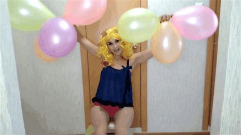 Darina Pops Balloons With An Elastic Ass Princess Darina Clips4sale