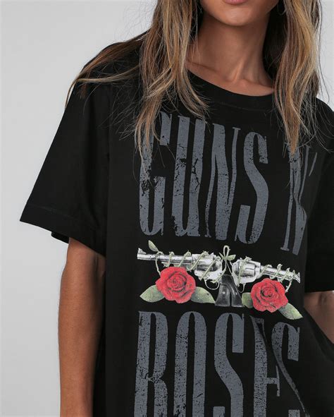 Riachuelo Camiseta Feminina Alongada Guns N Roses Preta