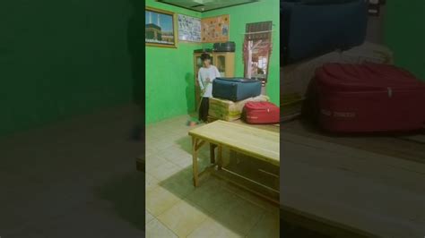 Beres Beres Ruang Tamu Di Rumah Menyambutlebaran Idulfitri Hariraya