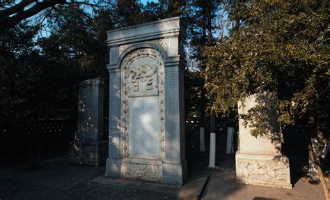 The first Catholic tomb in China: Jesuit Priest Matteo Ricci — Bruno ...