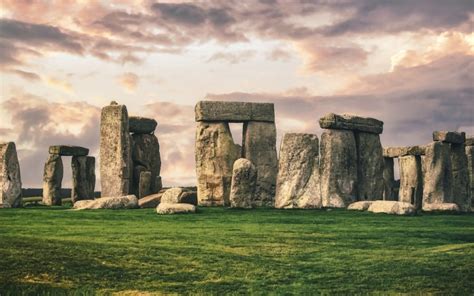 18 Famous Landmarks in the UK To Visit Before You Die