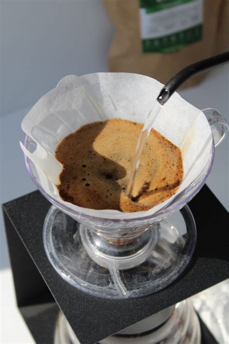 Master The V60 Pour Over Technique In 5 Simple Steps How To Make Coffee