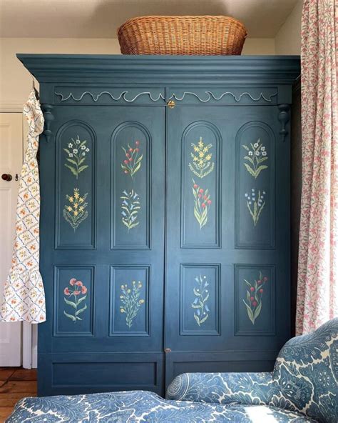 5 Ways To Upcycle Your Wardrobe With Chalk Paint Artofit