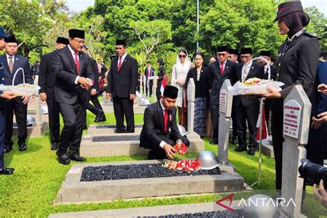 Wapres Pimpin Upacara Peringatan Hari Pahlawan Di Kalibata Antara News