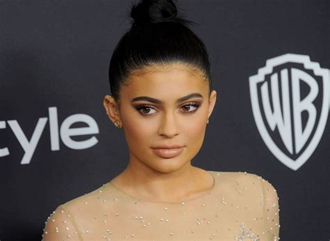 Kylie Jenner pozuje w bikini Gwiazda zachwyca zgrabną figurą WP Gwiazdy