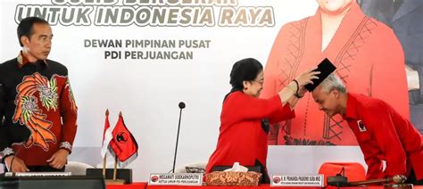 Dibilang Bukan Lagi Kader Pdip Jokowi Hanya Senyum Dan Ucapankan