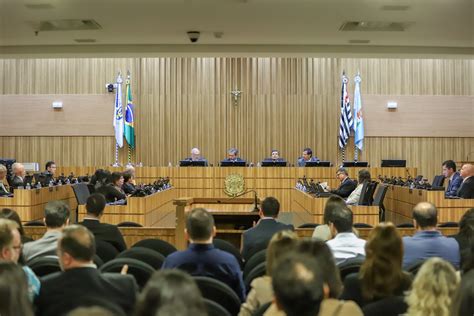 Ministro Dezena Apresenta Palestra Sobre Precedentes Judiciais No