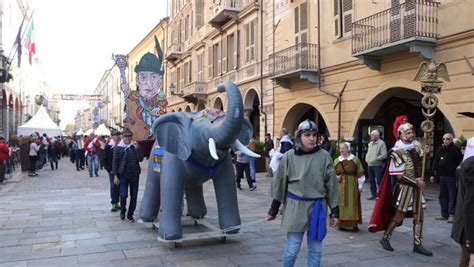 Dopo La Fiera Del Marrone Cuneo Cancella Anche LAdunata Degli Uomini