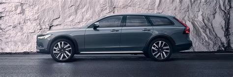 Buy a 2023 Volvo V90 Cross Country | Local Volvo Dealer