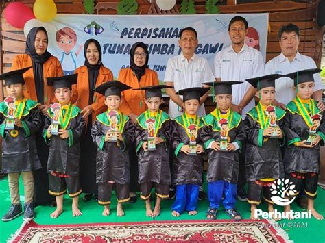 Perhutani Perhutani Apresiasi YTRP Gelar Wisuda TK Tunas Rimba Di Ngawi