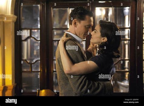 Rachel Weisz And Tom Hiddleston Hi Res Stock Photography And Images Alamy