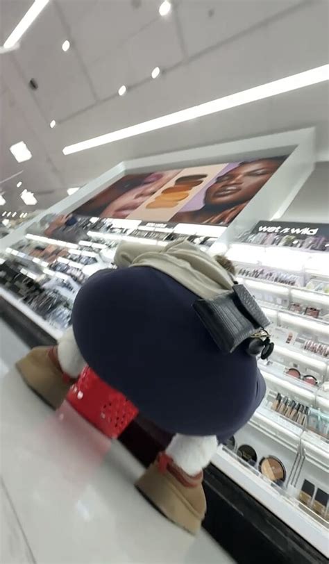 Squatting Babe Oc Spandex Leggings Yoga Pants Forum