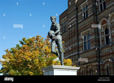 William Webb Ellis Statue Rugby Warwickshire England Uk Stock Photo