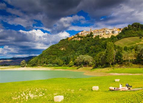 Viaggio In Italia Borghi Delle Marche Da Vedere