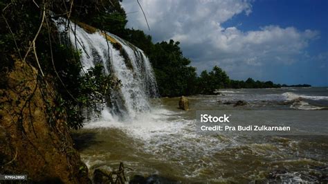 Toroan Waterfall Stock Photo - Download Image Now - Beauty In Nature ...