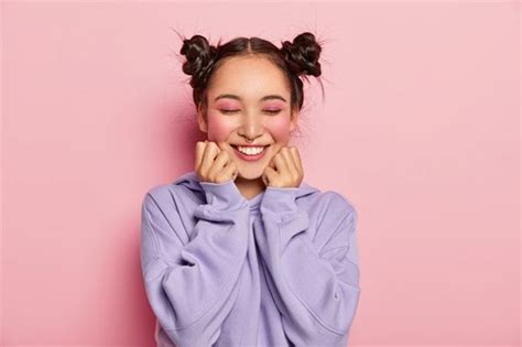 Makeup Fresh Dan Tahan Lama Saat Rayakan Idul Fitri Begini Tipsnya