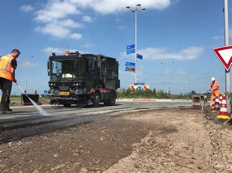 Al Het Tt Verkeer Moet Dit Jaar Om Half Twaalf Op Het Circuit Zijn