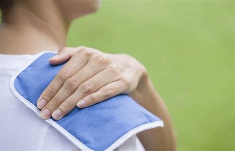 5 Best Home Remedies To Relieve Shoulder Blade Pain