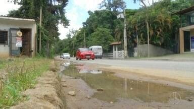 RJ Inter TV 2ª Edição Motoristas reclamam do excesso de buracos em