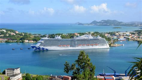 St. Lucia Cruise Port: Piers, Getting Around and What’s Nearby