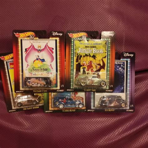 Jual Hot Wheels Set Walt Disney Classics Volkswagen T1 Panel 55 Chevy Panel Jakarta Barat