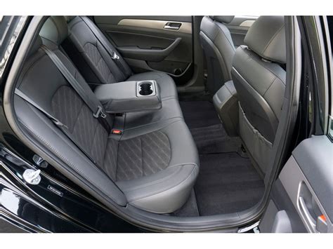 2019 Hyundai Sonata: 255 Interior Photos | U.S. News