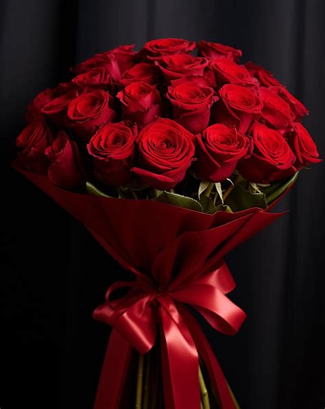 24 Red Roses Bouquet - Making Dream