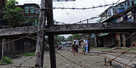 Combats entre Rohingyas et l armée en Birmanie 400 morts en une semaine