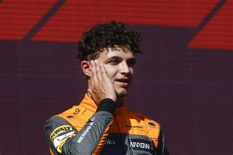 Video El Momento En Que Lando Norris Hizo Pedazos El Trofeo De