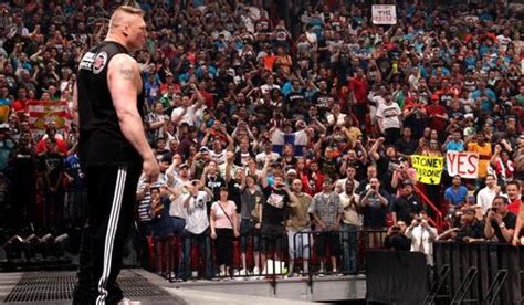 The Keyboard Warrior: Top 10: Greatest WWE Crowd Reactions