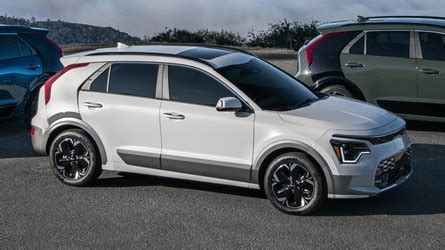 Kia Niro Makes Us Debut Ev Model Has Mile Targeted Range