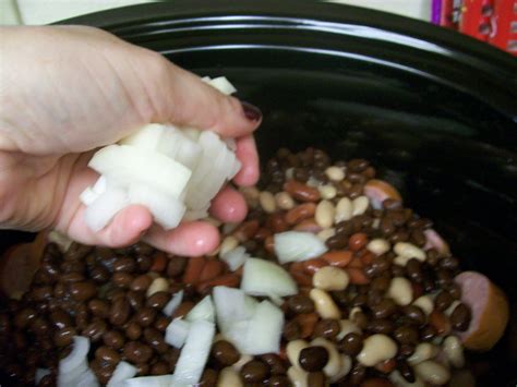 Full Bellies, Happy Kids: Slow Cooker 3 beans and sausage!