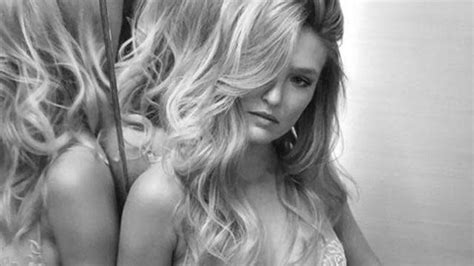 Bar Refaeli Poses In Lingerie Less Than Weeks After Giving Birth See The Pic