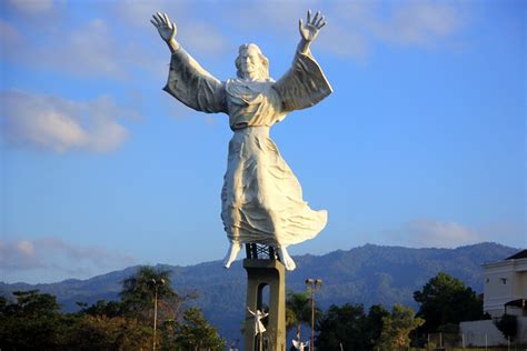 Monumen Yesus Memberkati Bukan Sekadar Karya Seni Yang Indah