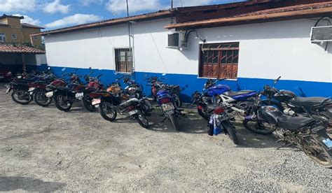 Vemver Cidade Santaluz Pm Apreende Motos Em A O Contra Perturba O