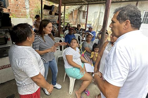 Vereadora Gl Ria Carratte Conversa Moradores E Recebe Demandas Do