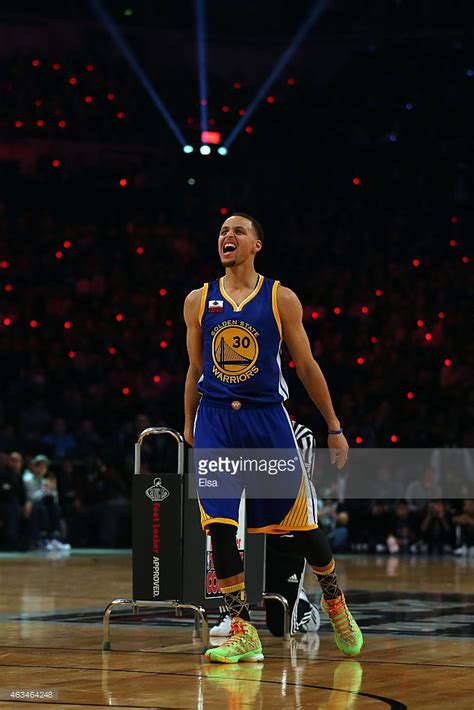 Last Year Stephen Curry Hoisted the 2015 Three Point Contest Trophy