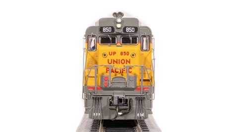 Diesel locomotive - EMD GP30 - UP 847 - UP SHIELD ON CAB - NO-SOUND ...