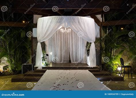 Jewish Hupa Wedding Putdoor Stock Image Image Of Contract