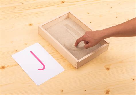 Montessori Aktionstablett Buchstaben Im Sand Schreiben Lernen