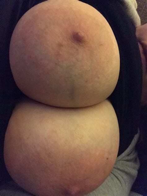 Bam Hereâs my tits Porn Pic