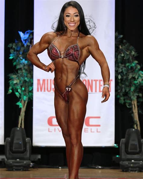 Hot Sexy Stephanie Rowe Bikini Pics